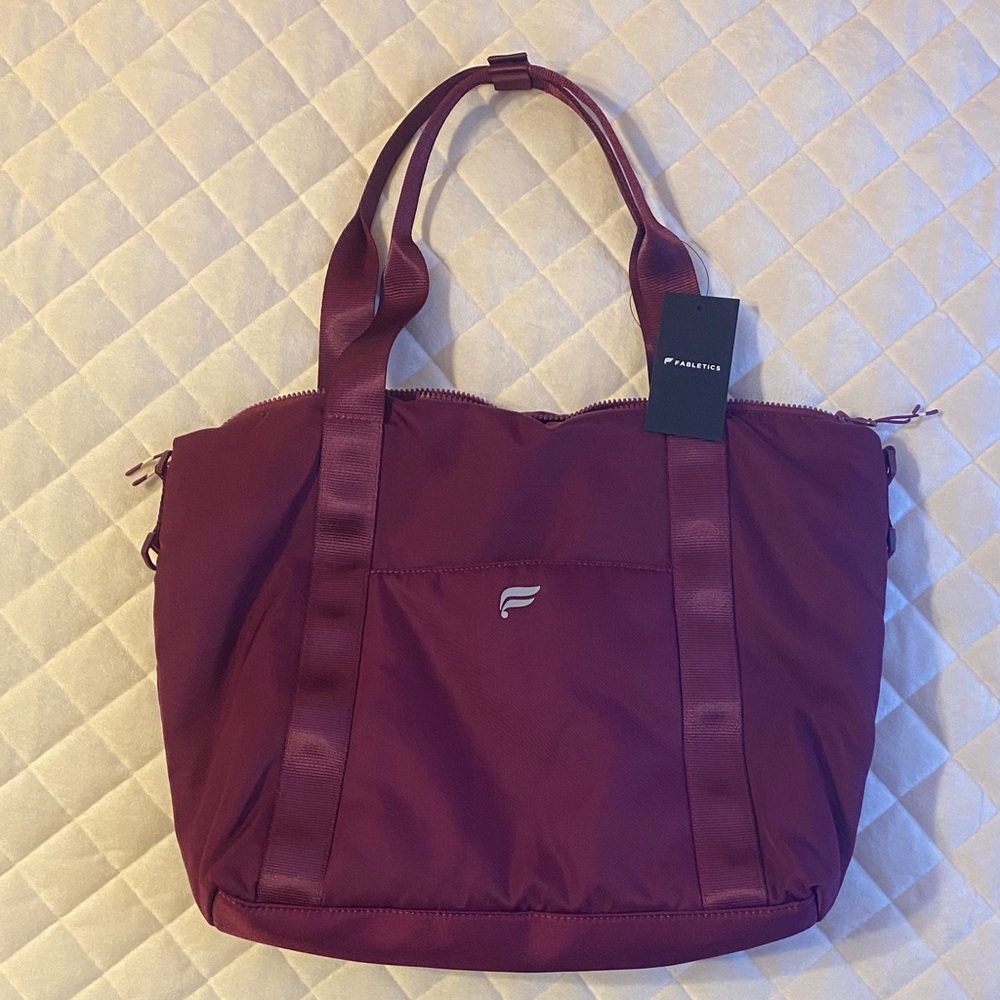 Fabletics The Everyday Tote in Berry Crush - Picture 5 of 13